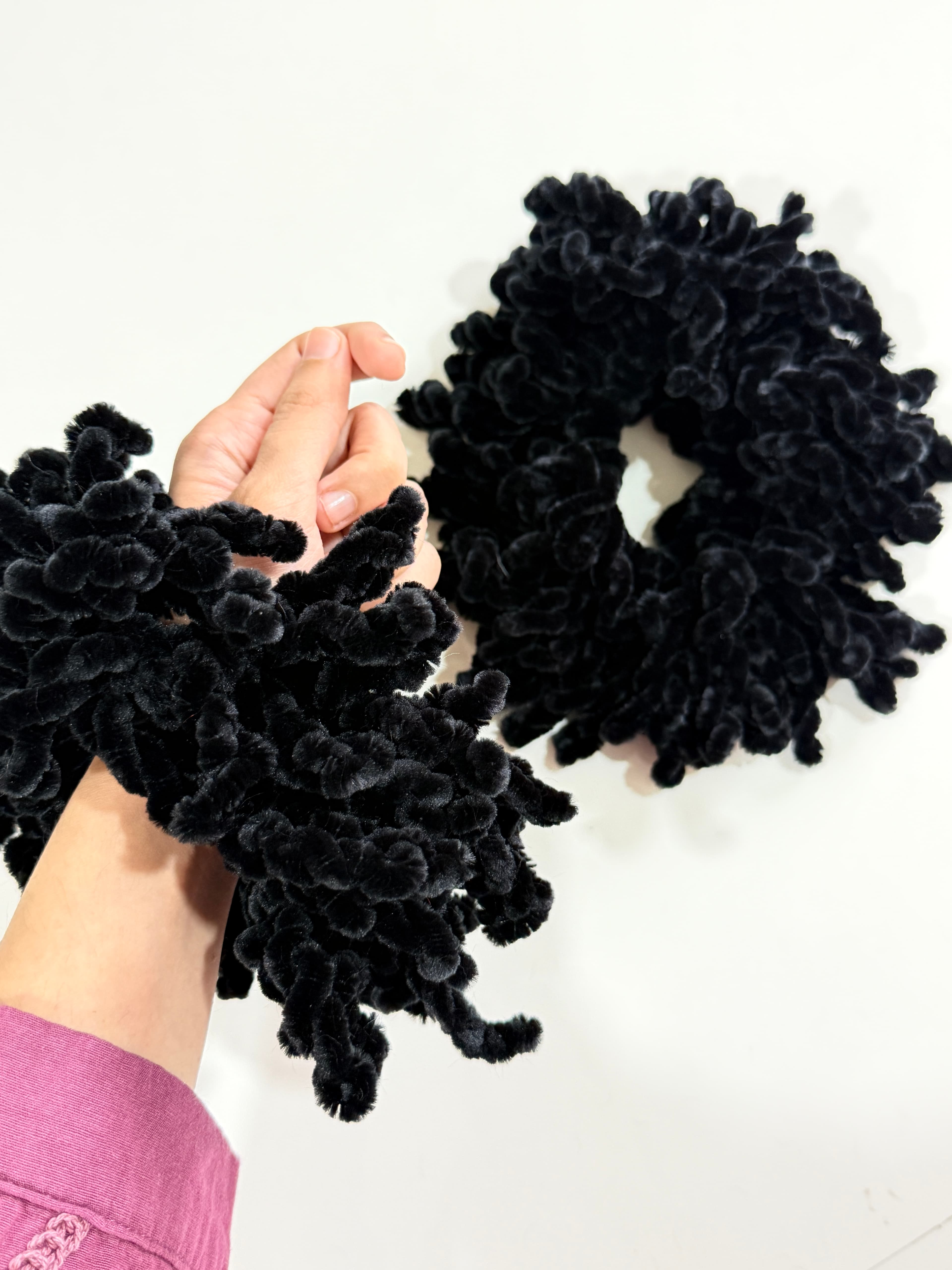 Volumetric under Hijab Scrunchie (Black) preview 2